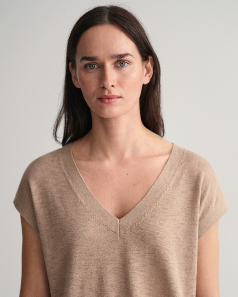 LINEN-BLEND V-NECK VEST