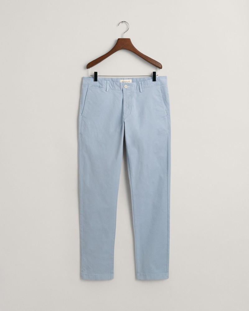 Slim fit chino trousers in blended cotton.