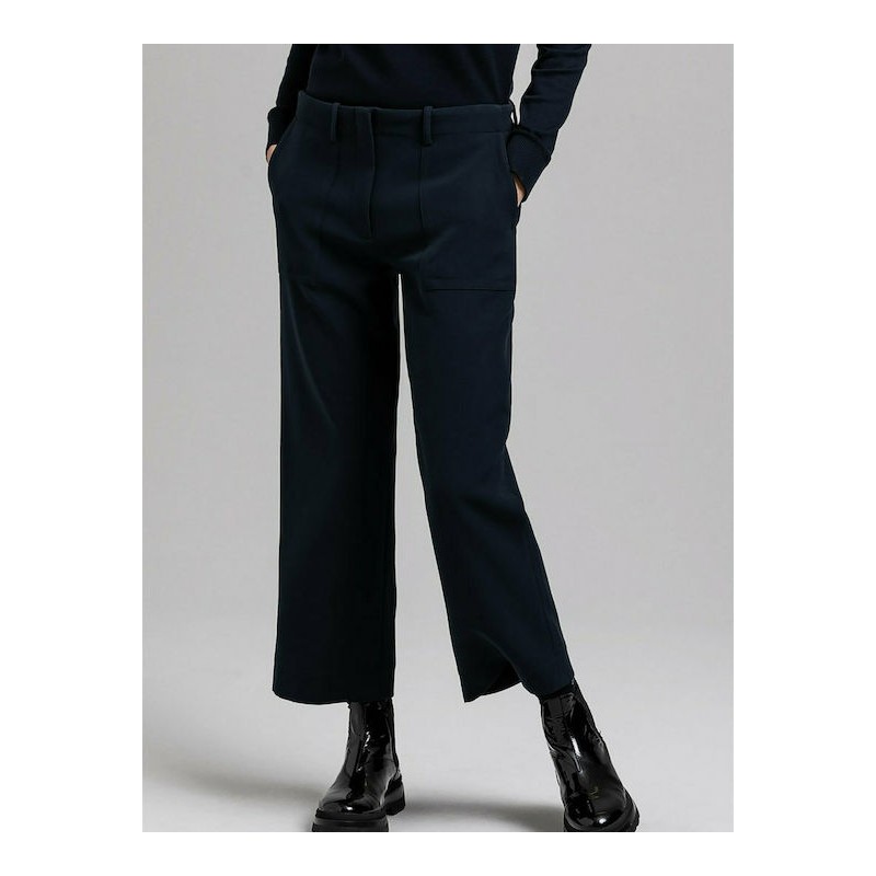 FLUID CROPPED UTILITY PANT