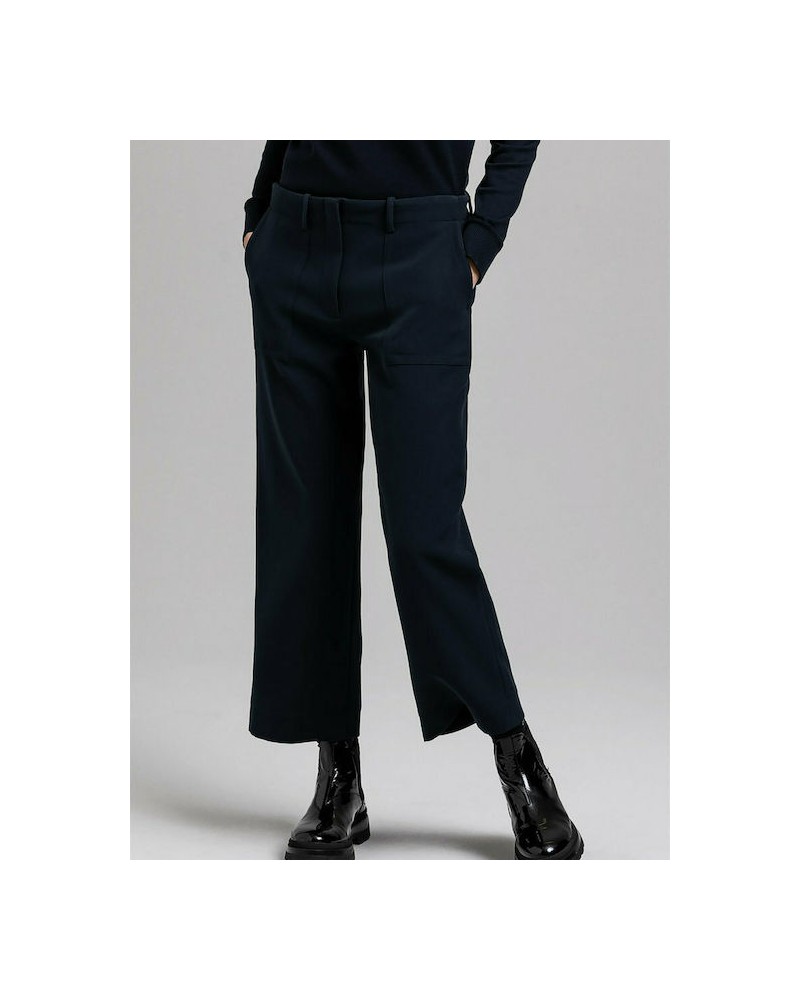 D1. FLUID CROPPED UTILITY PANT