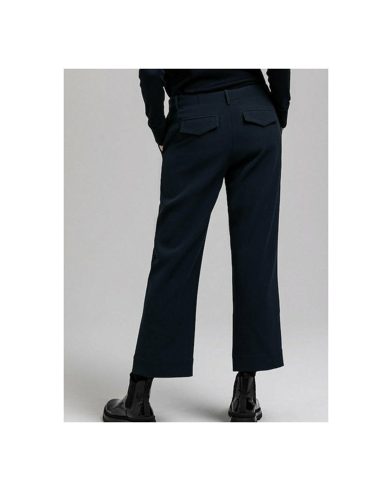 D1. FLUID CROPPED UTILITY PANT