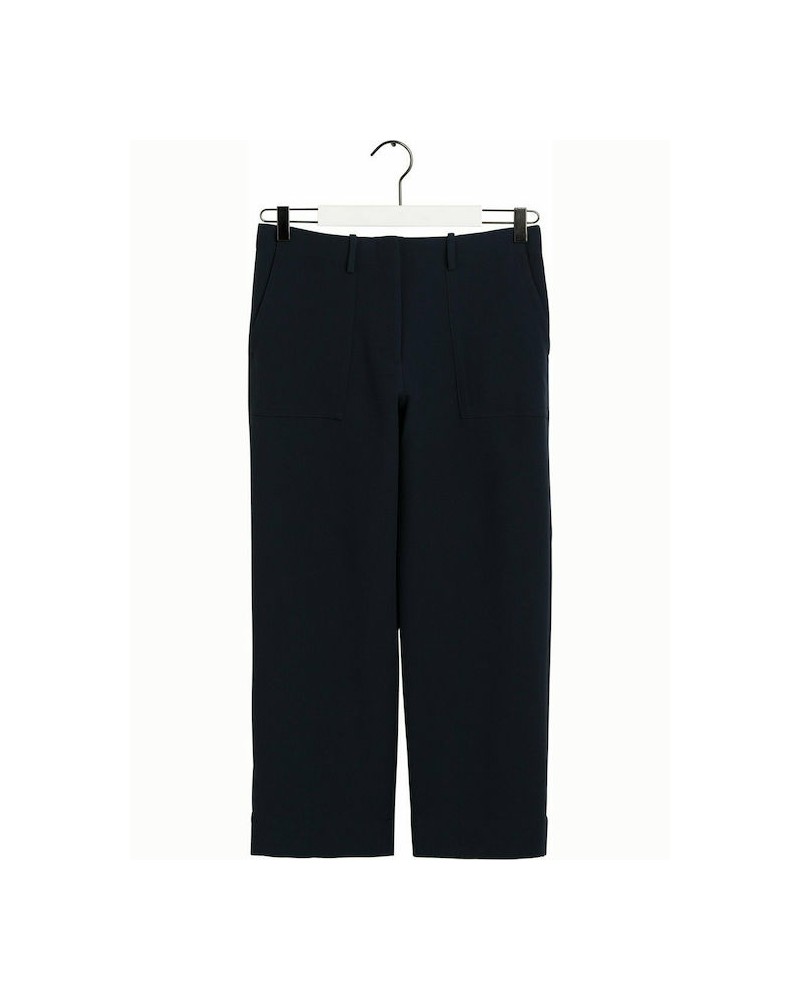 D1. FLUID CROPPED UTILITY PANT