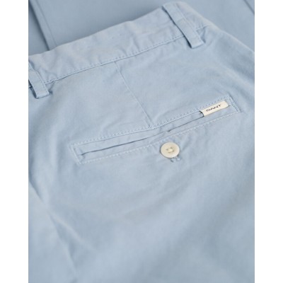 Slim fit chino trousers in blended cotton.