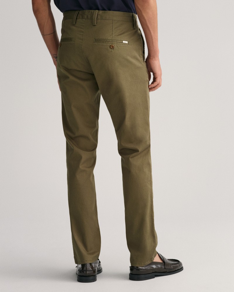 Pantalon chino slim fit en sergé