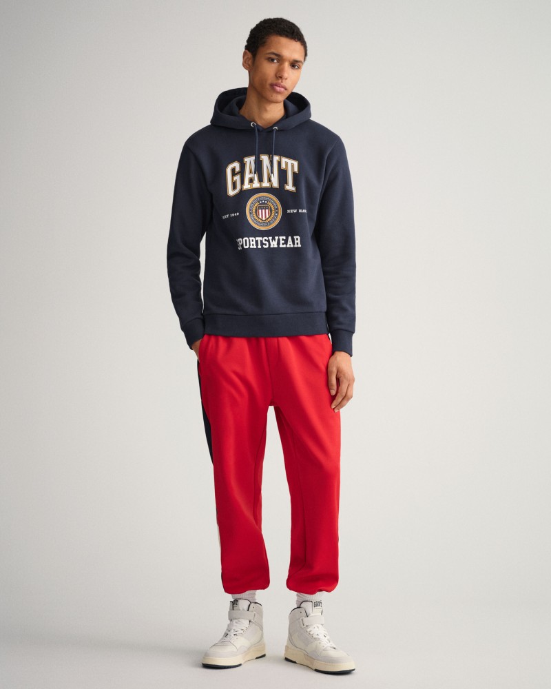 D1. GANT CREST SHIELD SWEAT HOODIE